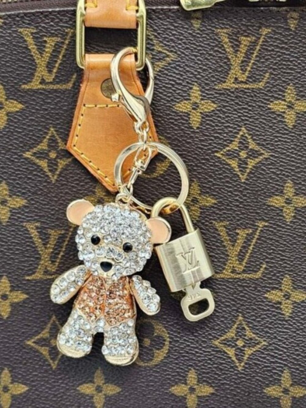Louis Vuitton Gold Padlock 🔑 Authentic LV Unbranded Keychain Bag Charm - Picture 7 of 7